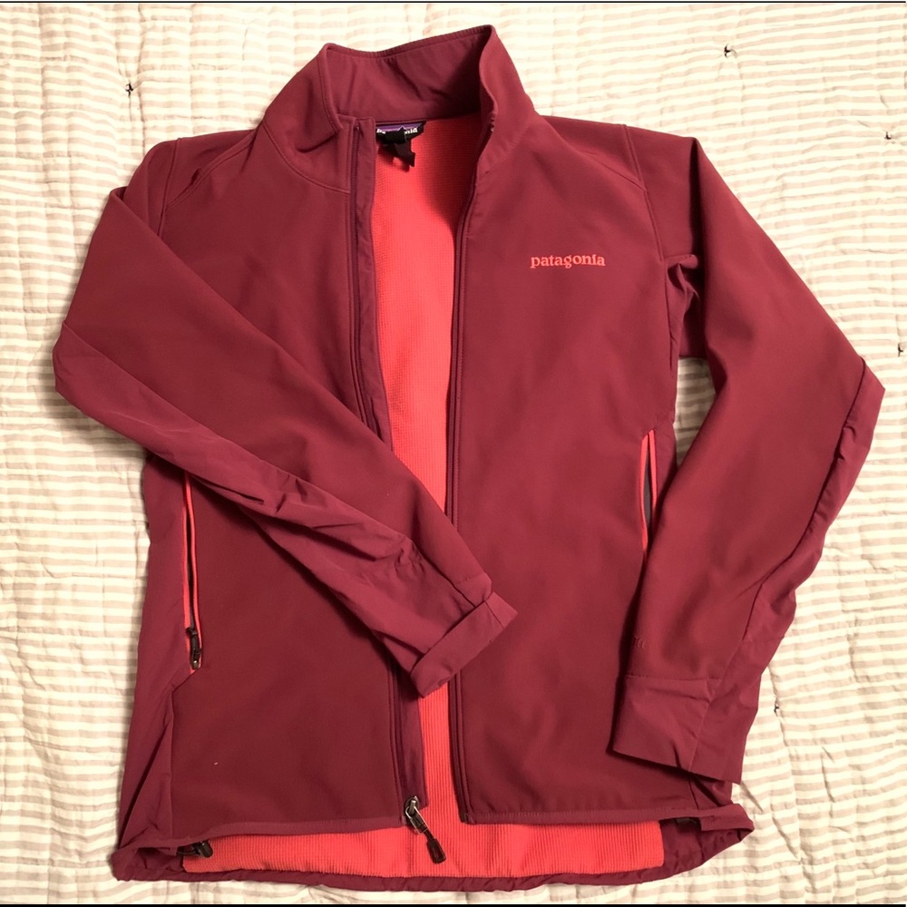 Burgundy Patagonia zip-up jacket - S